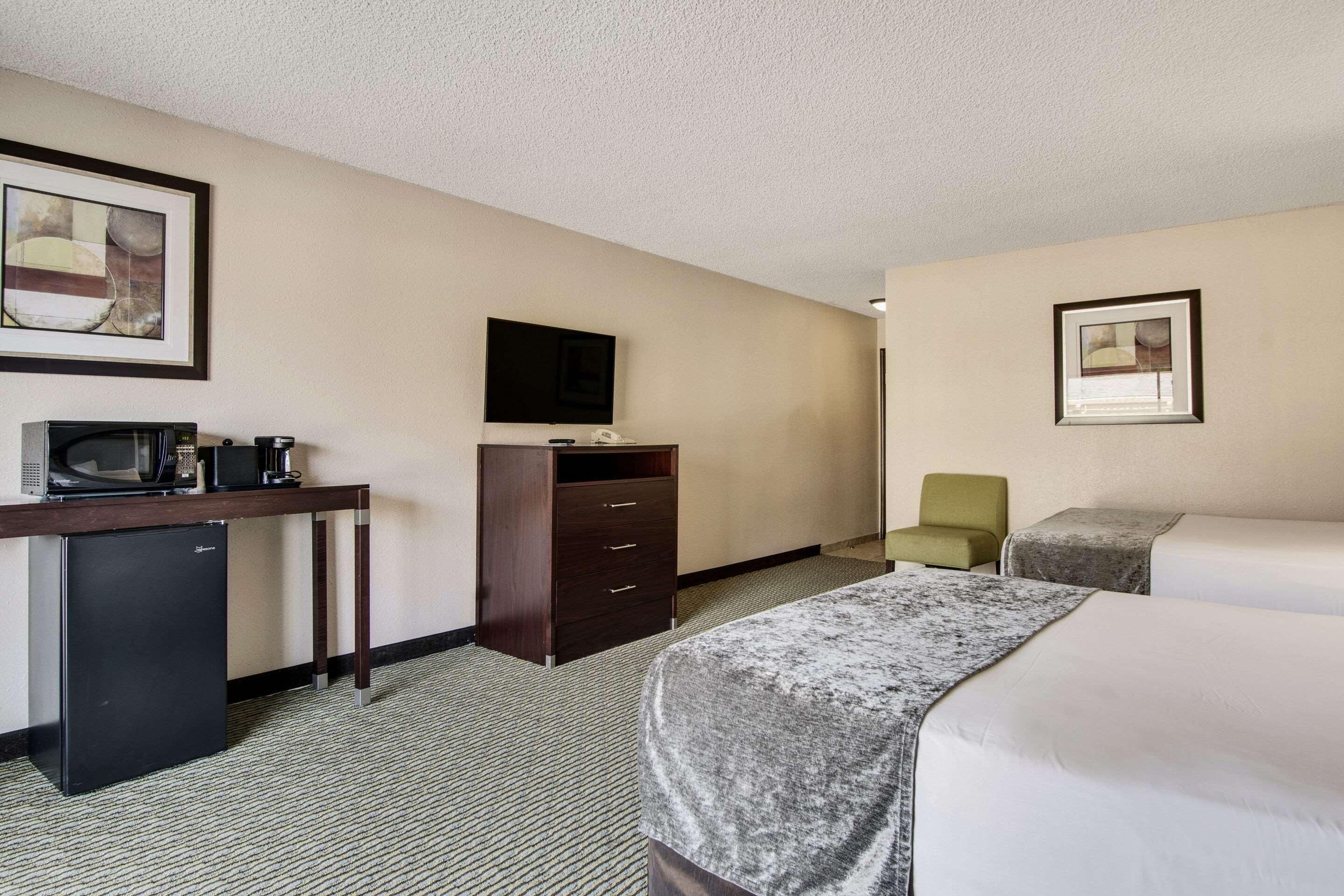 Rodeway Inn & Suites Portland - Jantzen Beach Exterior photo