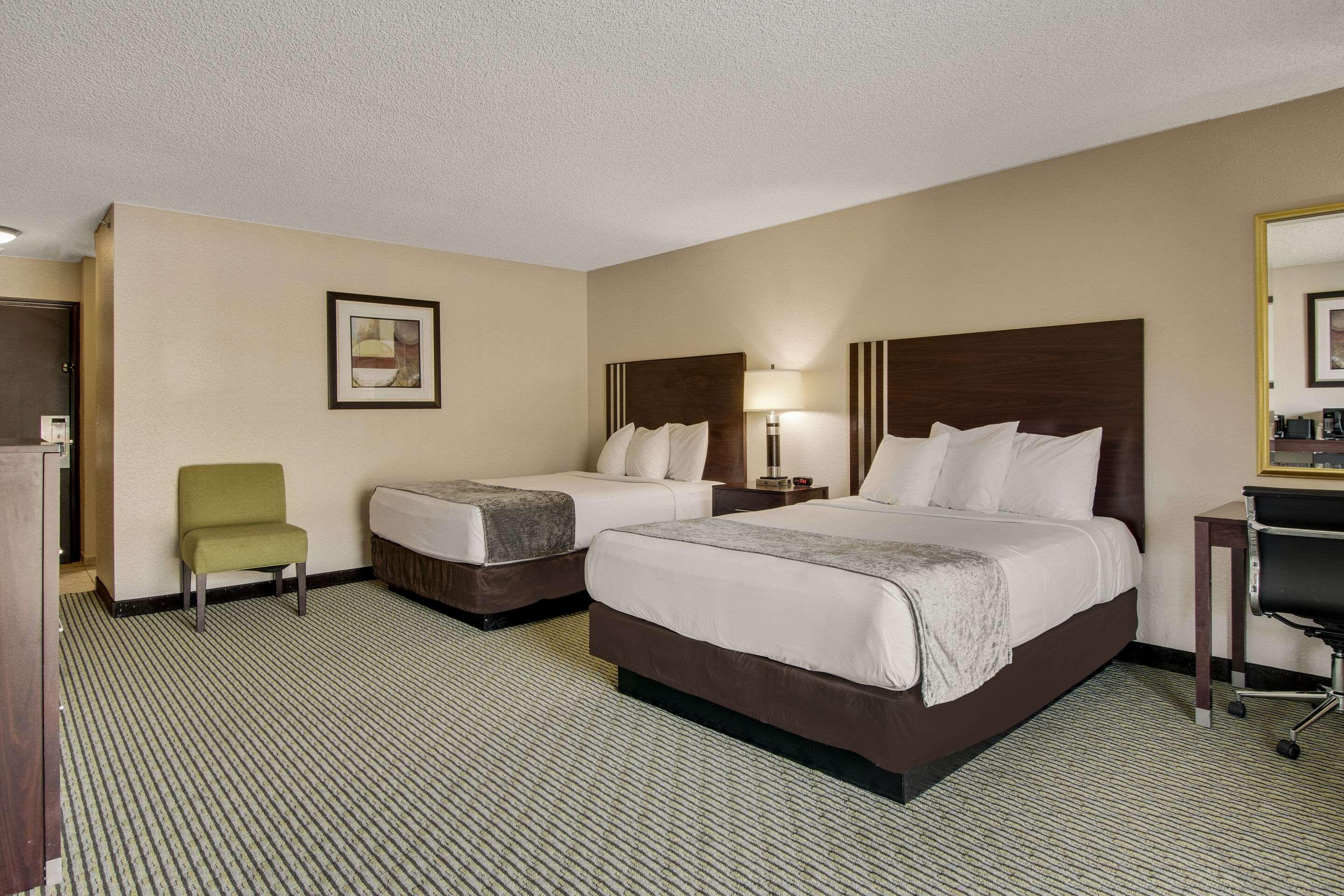 Rodeway Inn & Suites Portland - Jantzen Beach Exterior photo