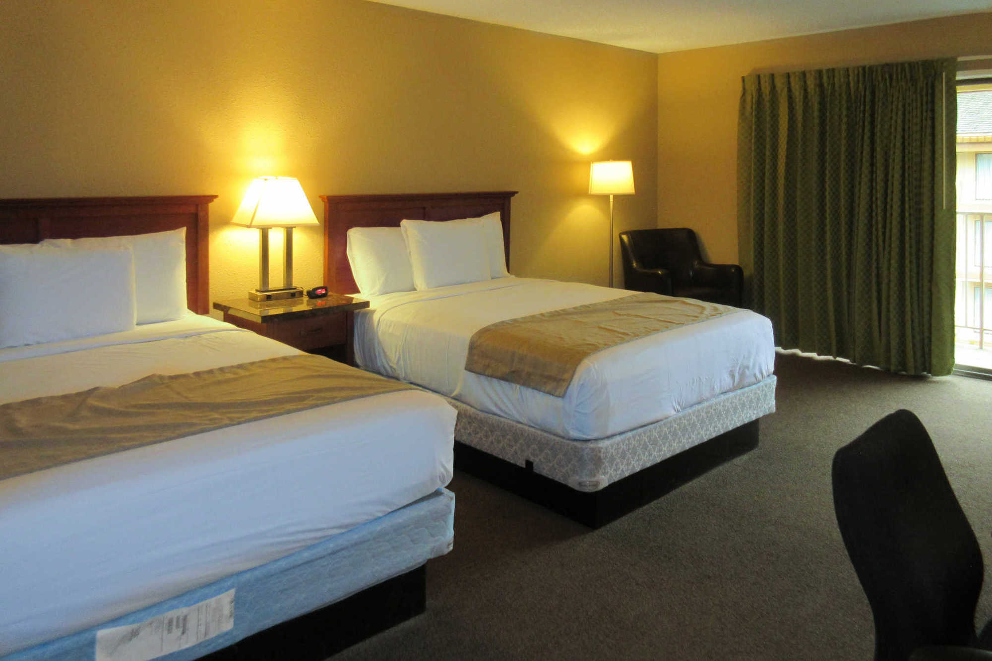 Rodeway Inn & Suites Portland - Jantzen Beach Room photo