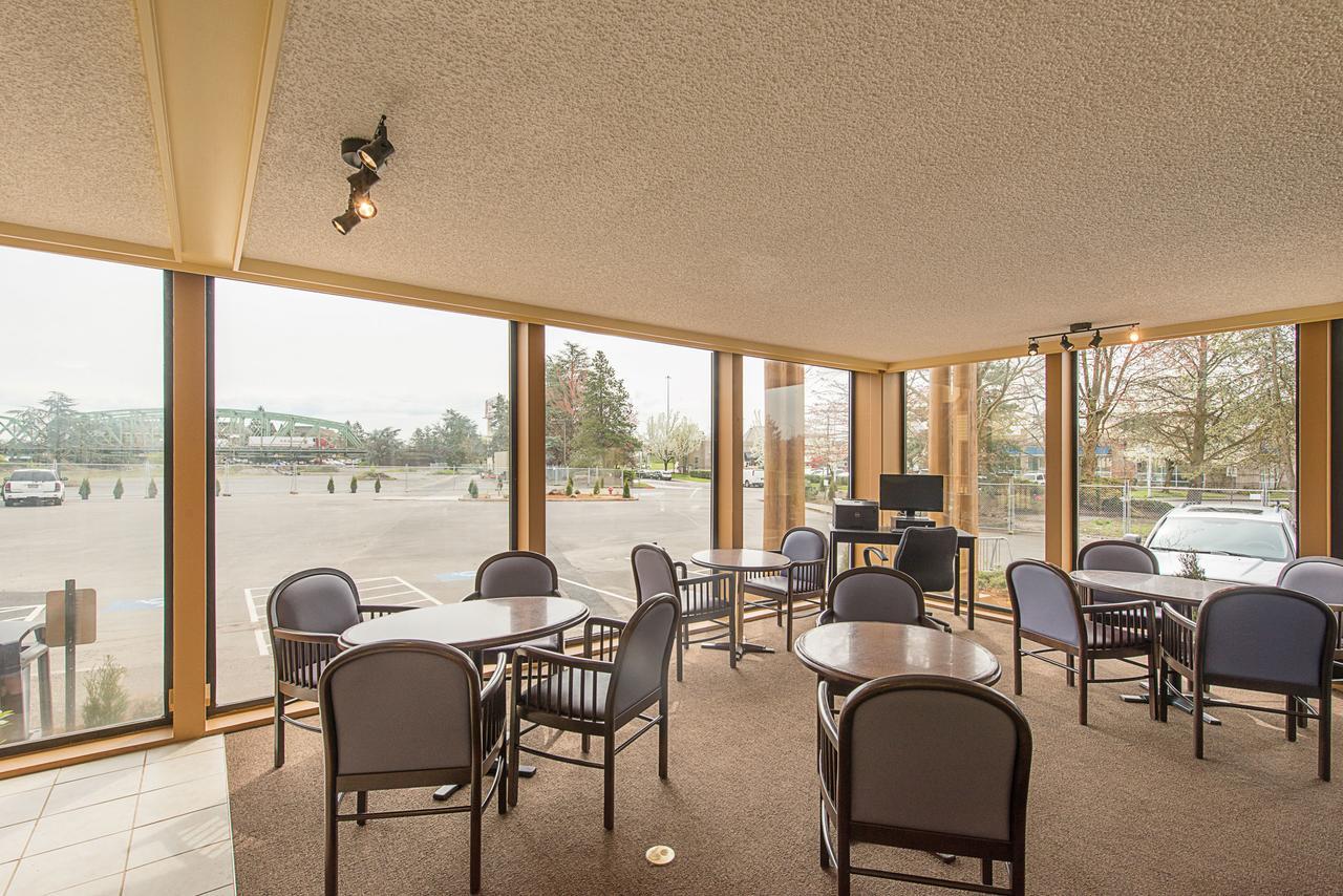 Rodeway Inn & Suites Portland - Jantzen Beach Exterior photo